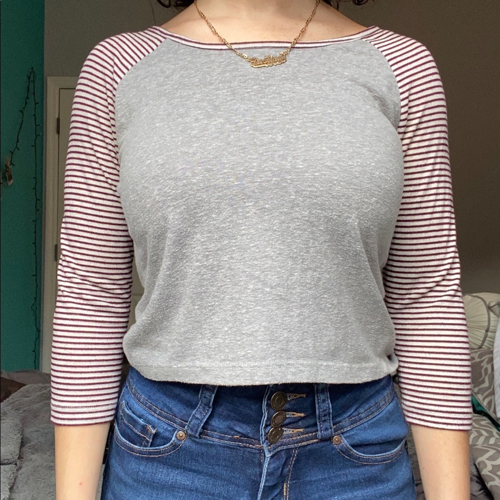 CHARLOTTE RUSSE 3/4 SLEEVE TOP - Picture 2 of 4